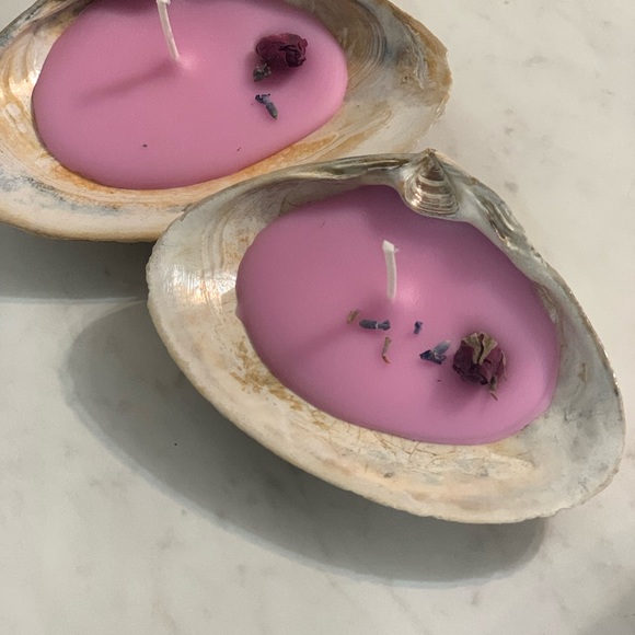 Shabby Chic Boho Shell Decor - Soy Wax Seashell Tea Light Candles- Set of Two - Picture 10 of 16